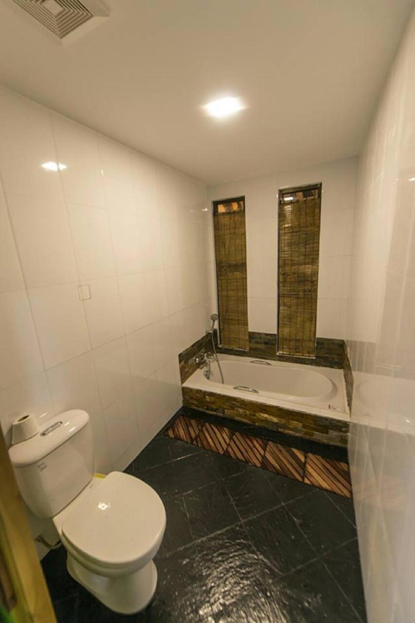 Hotel Queen Jamadevi Mawlamyine Ngoại thất bức ảnh