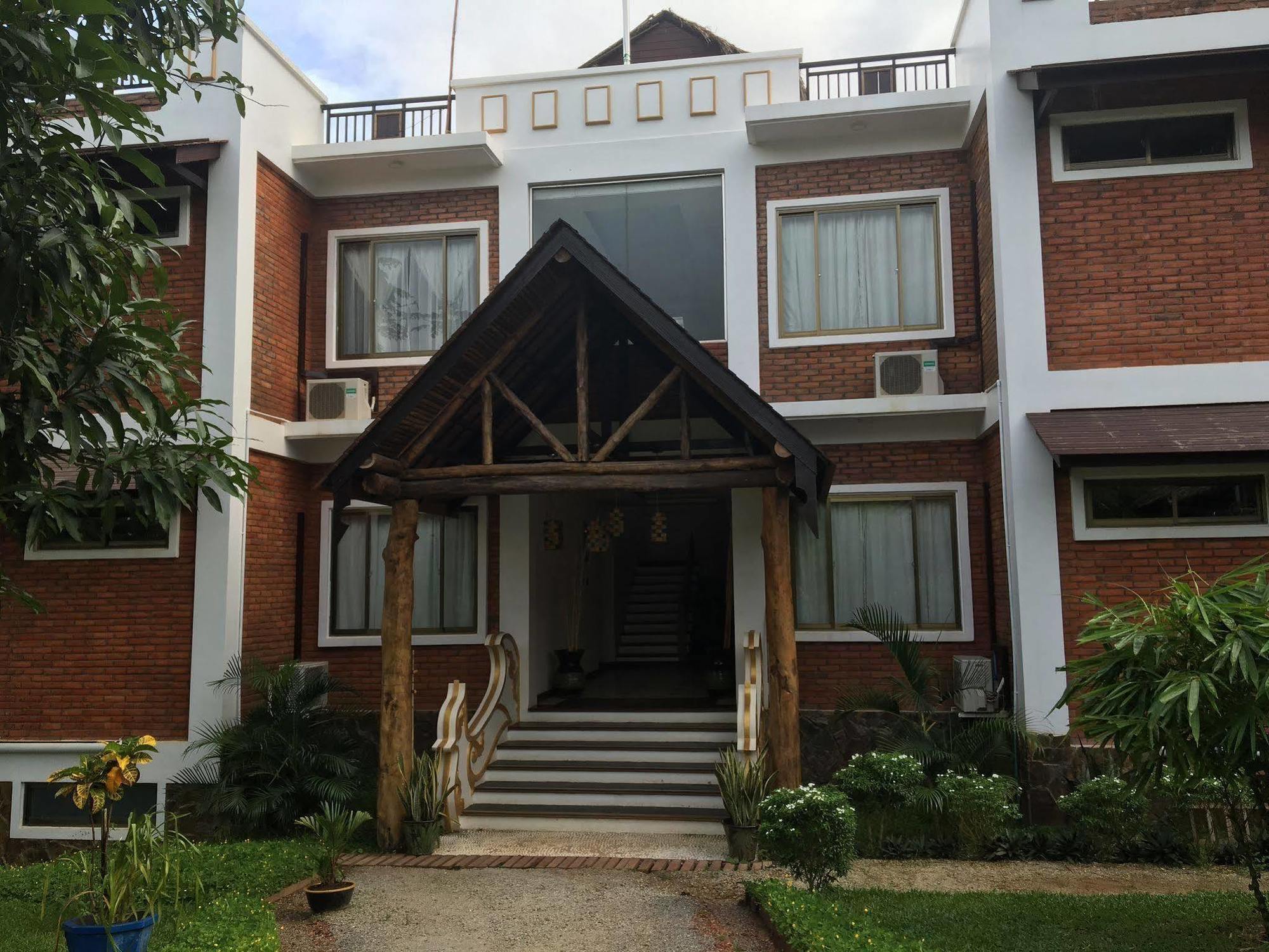 Hotel Queen Jamadevi Mawlamyine Ngoại thất bức ảnh