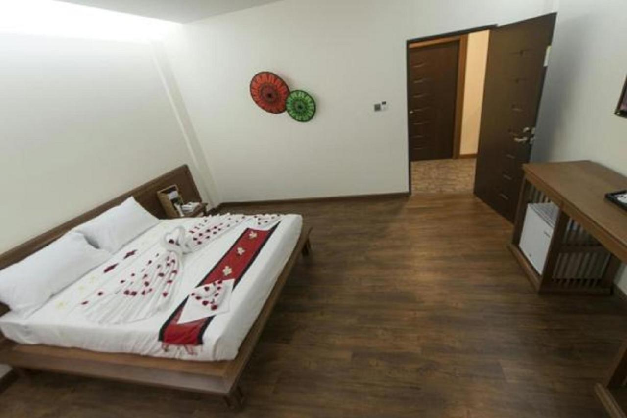 Hotel Queen Jamadevi Mawlamyine Ngoại thất bức ảnh
