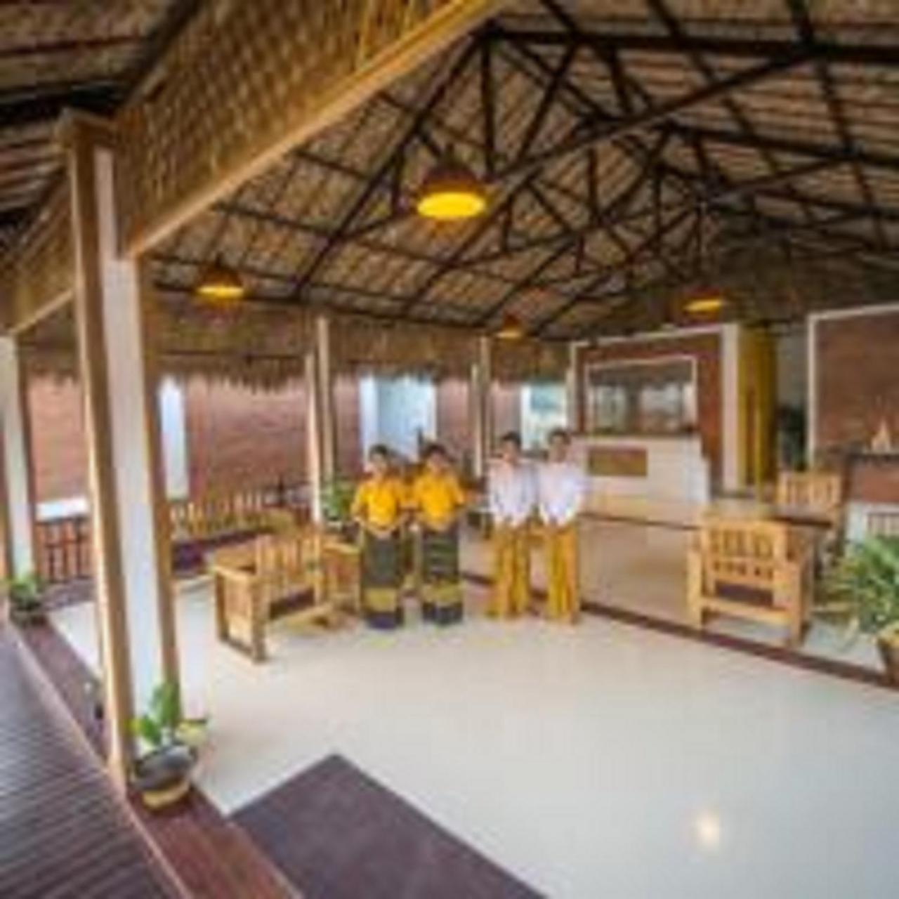 Hotel Queen Jamadevi Mawlamyine Ngoại thất bức ảnh