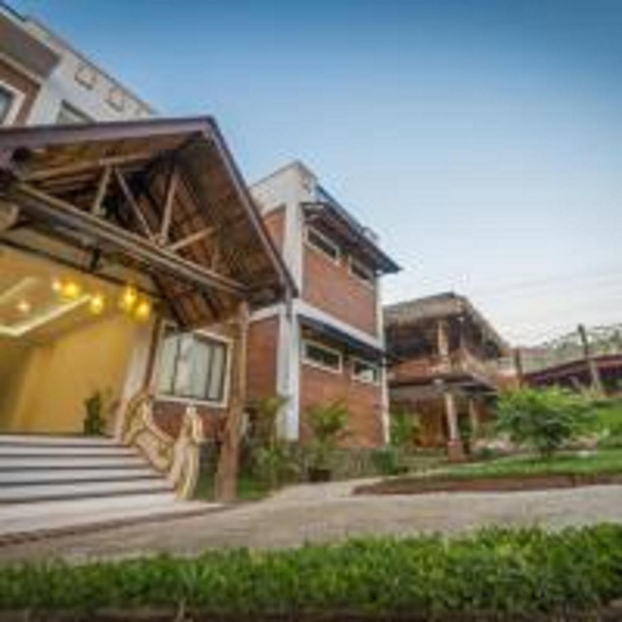 Hotel Queen Jamadevi Mawlamyine Ngoại thất bức ảnh